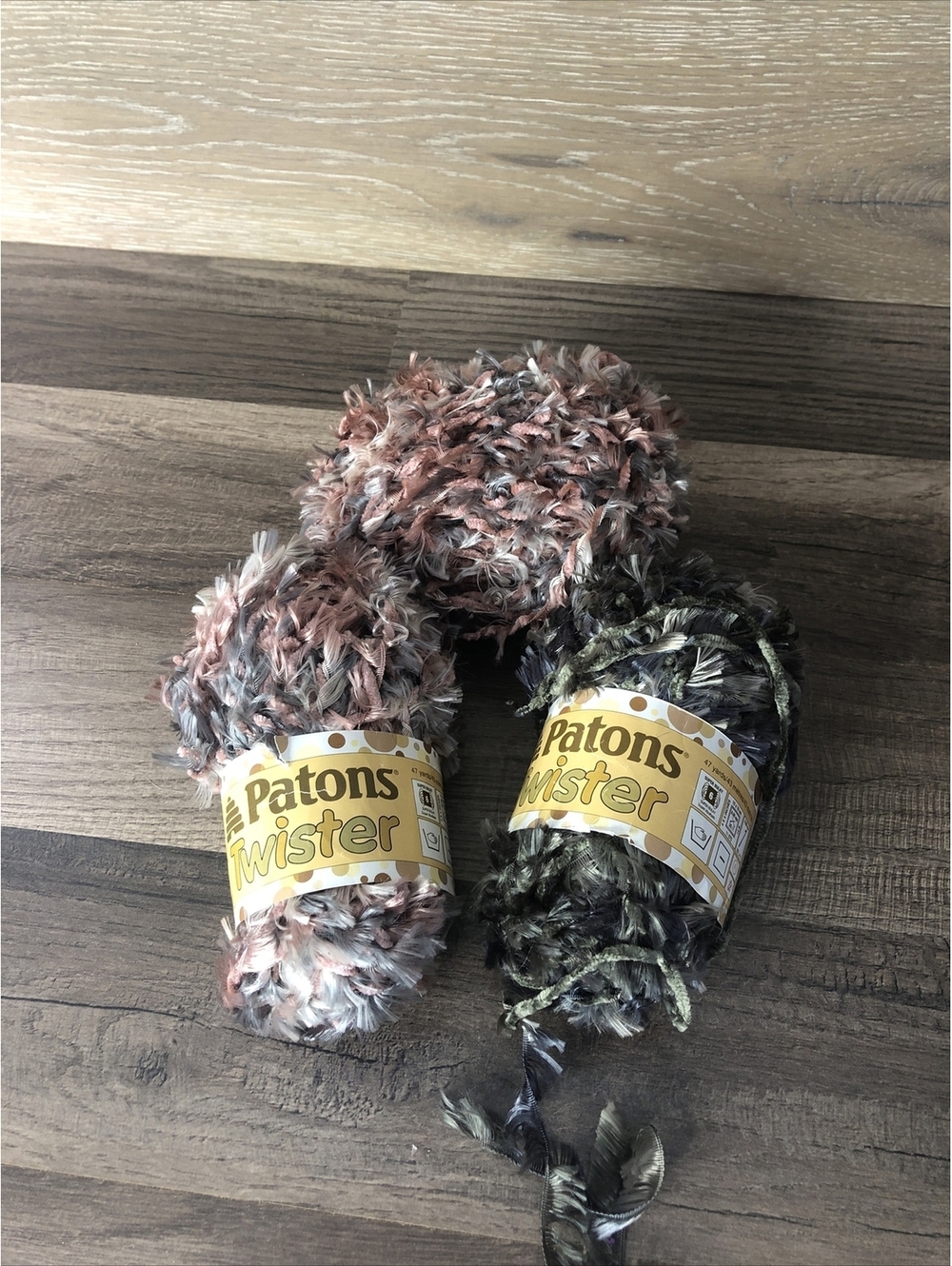 Patons TWISTER Yarn 2 Sandlewood & 1 Sage Twist